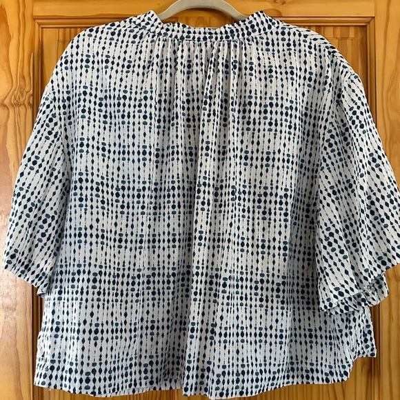 Universal Thread top - Picture 2 of 4